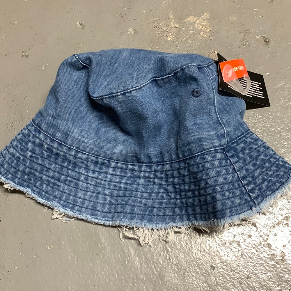 BLUE JEAN BUCKET HAT